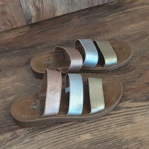 Corkys Multicolor Dafne Mixed Metal Slide Strappy Sandals 7                L111